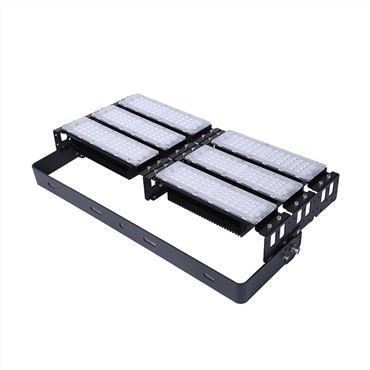 أدى أضواء حلبة الحصان في الهواء الطلق