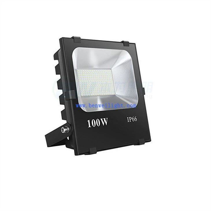 ضوء الفيضانات LED الأسود