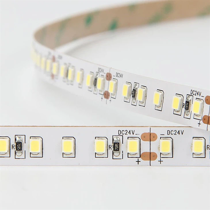 IP65 شريط إضاءة LED فائق السطوع SMD2835