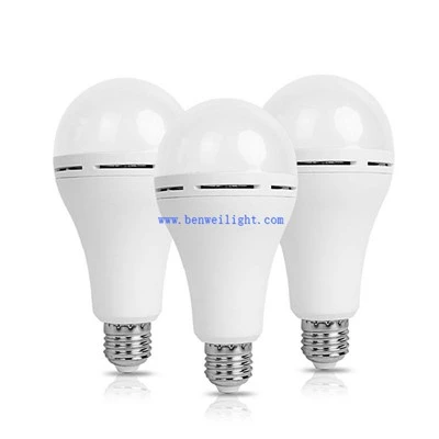 مصباح LED مع بطارية احتياطية