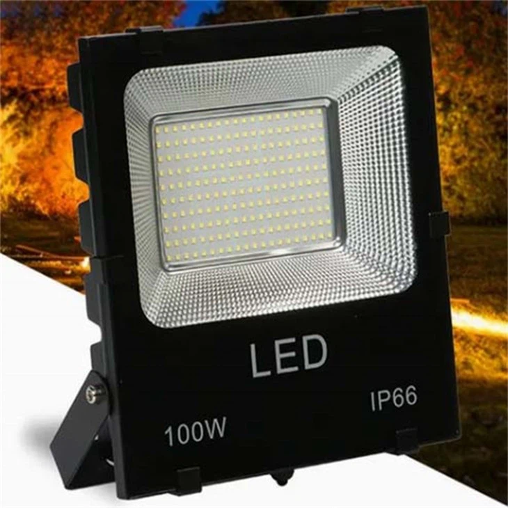 ملعب خارجي بإضاءة LED للفيضانات 210 وات