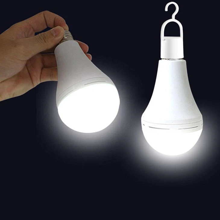 لمبة إضاءة LED قابلة لإعادة الشحن مع مخرج لومين عالي