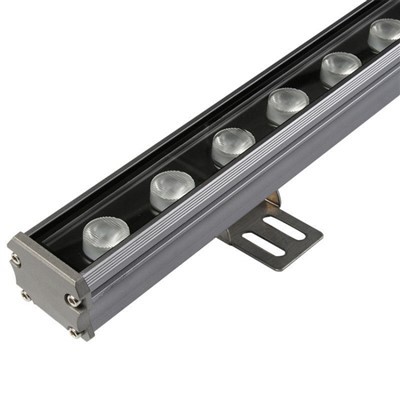 قضبان إضاءة حائط LED مقاومة للماء RGBW